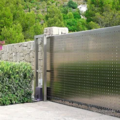 SOMMER Schiebetorantrieb RUNner Plus -Sonax s11814 00001 sommer schiebetorantrieb runner plus anwendungsbeispiel 2